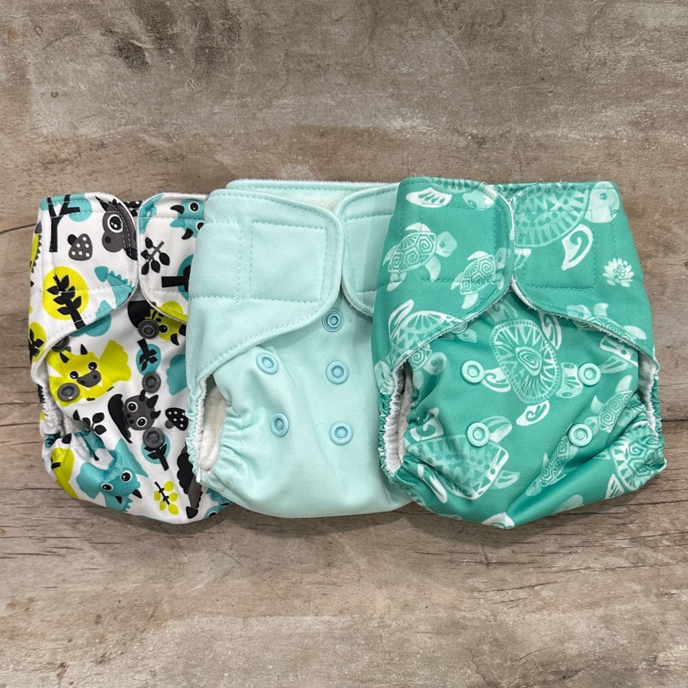 Lalabye Baby, NEWBORN size cloth diapers reusable. Hook and Loop *USED*